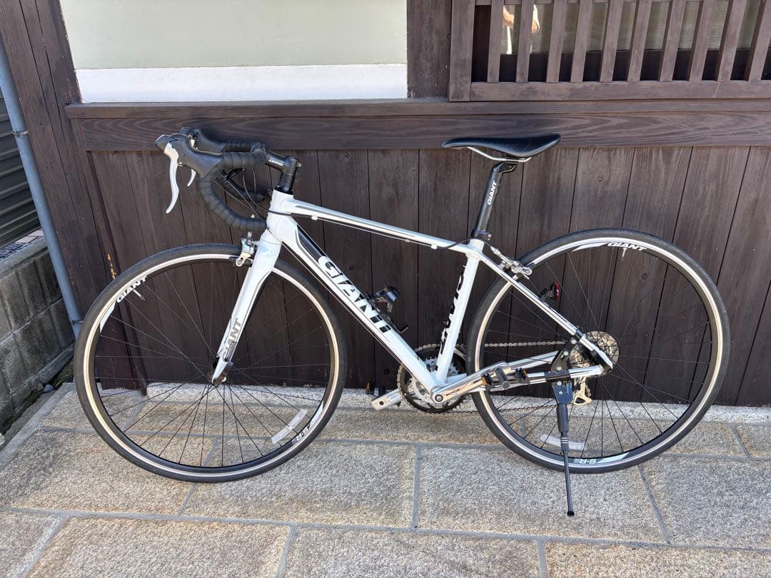ロードバイクデビューに！ジャイアント　デファイ　giant DEFY3 ホワイト