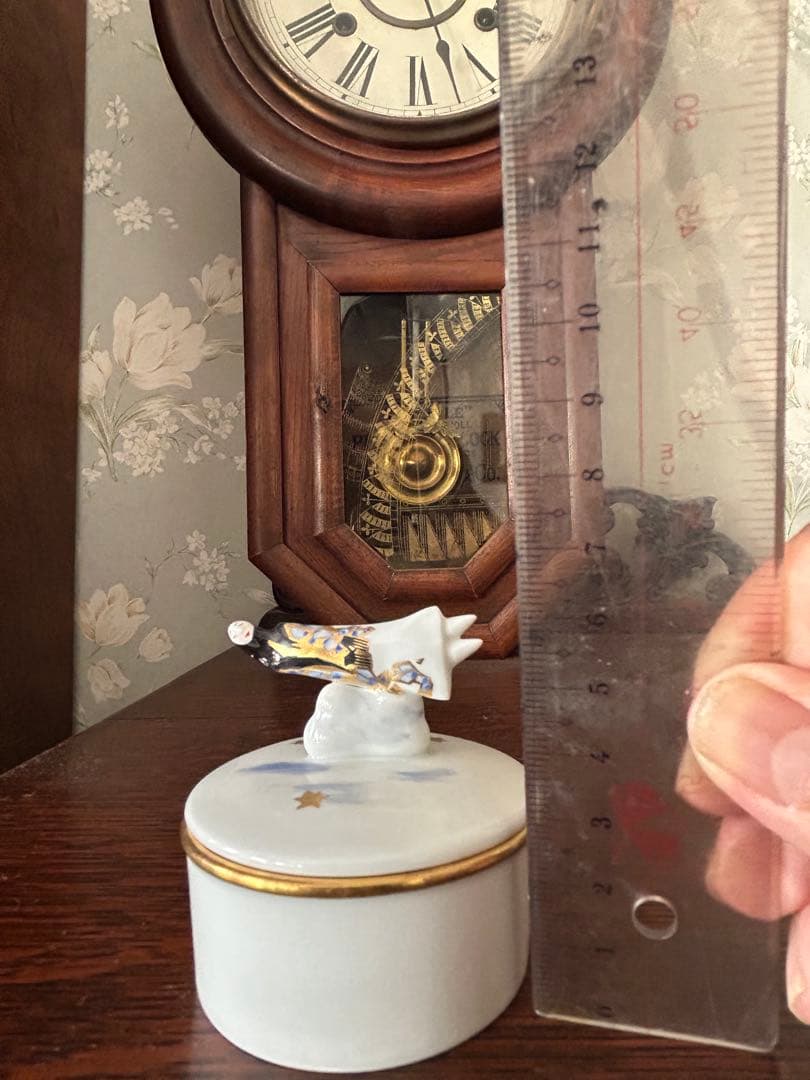 マイセン　陶器 蓋付きボックス 女性フィギュア