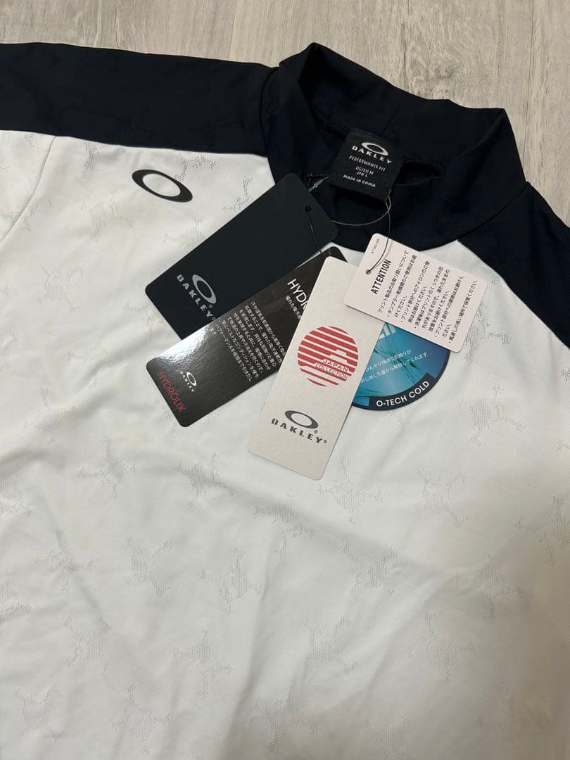 新品　Mサイズ　オークリー スカルロゴメッシュバイカラーモックネックシャツ