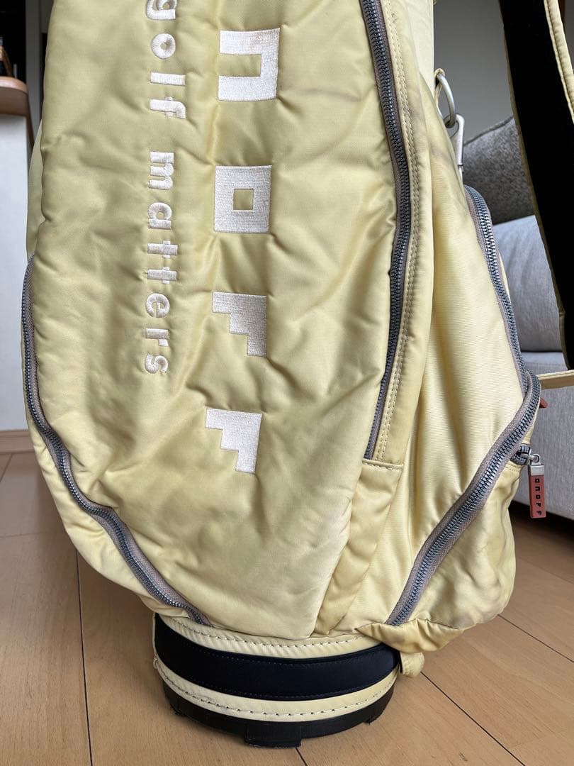 良品ONOFFオノフ カートキャディバッグ 9型軽量メンズ　レディース　クリーム