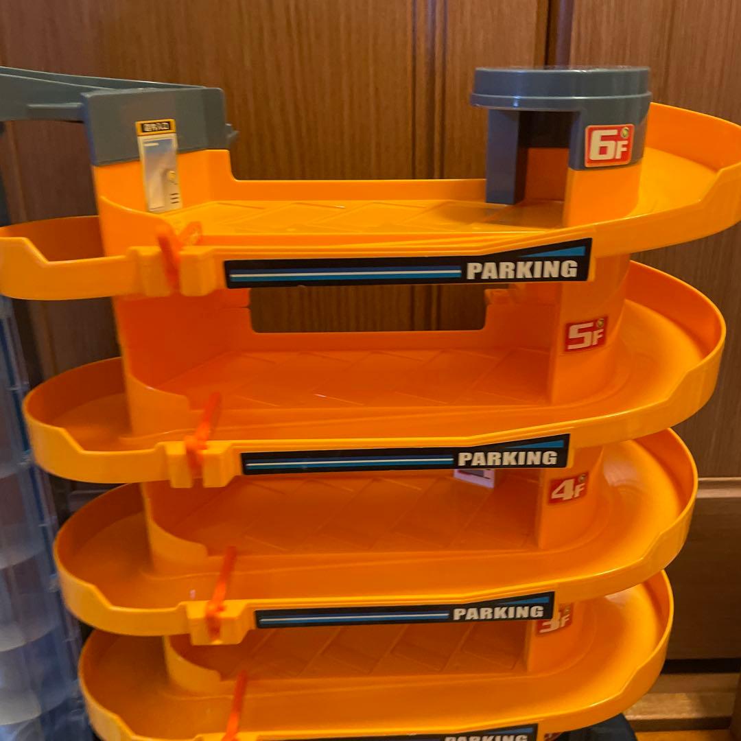 廃盤　BIGトミカビル スパイラルエレベーター　30台　電池いらず　中古品