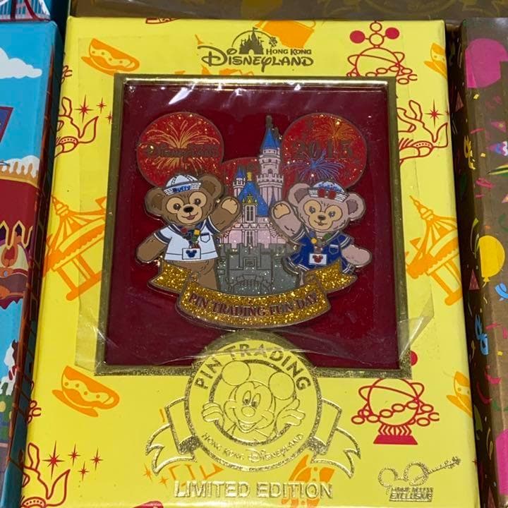 【レア】香港 ディズニー ランド　ピンバッジ セット ピントレ