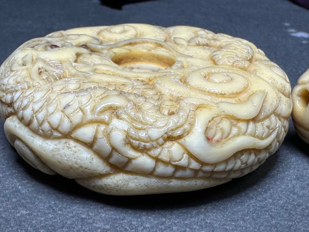 極上　桜井広晴作　根付　饅頭　天然素材　アンティーク　和彫　置物　骨董　飾り物