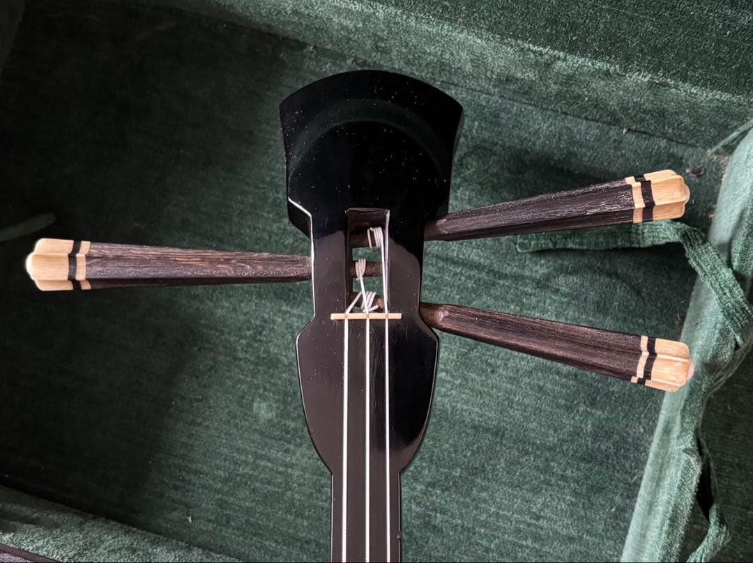 古い黒檀三線　両面本皮張り　現状！