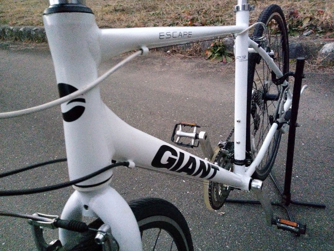 GIANT 　 ジャイアント 　ESCAPE 　クロスバイク 　エスケープ