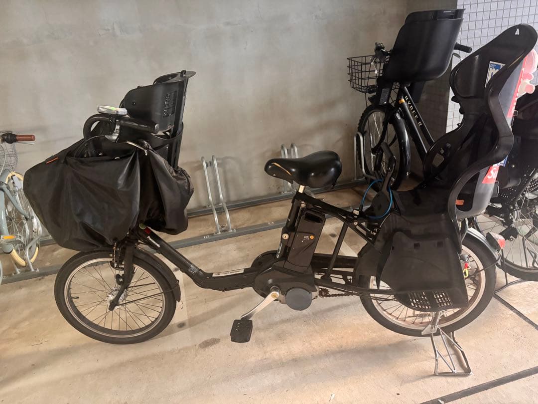 パナソニック　ギュット　中古車　対面引渡しのみ