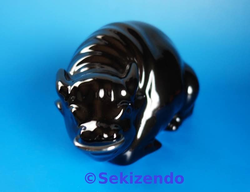 京焼　清水焼　楠部彌弌 フィギュリン 豊牛 牛 丑　銀鼻環 置物 共箱 ２５５２