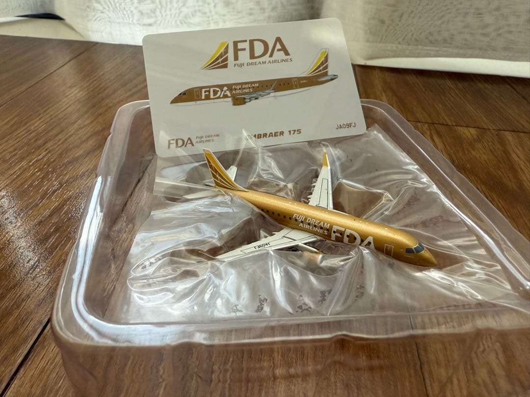 航空機・ヘリコプター JC Wings FDA ERJ-175 JA09FJ 1/400