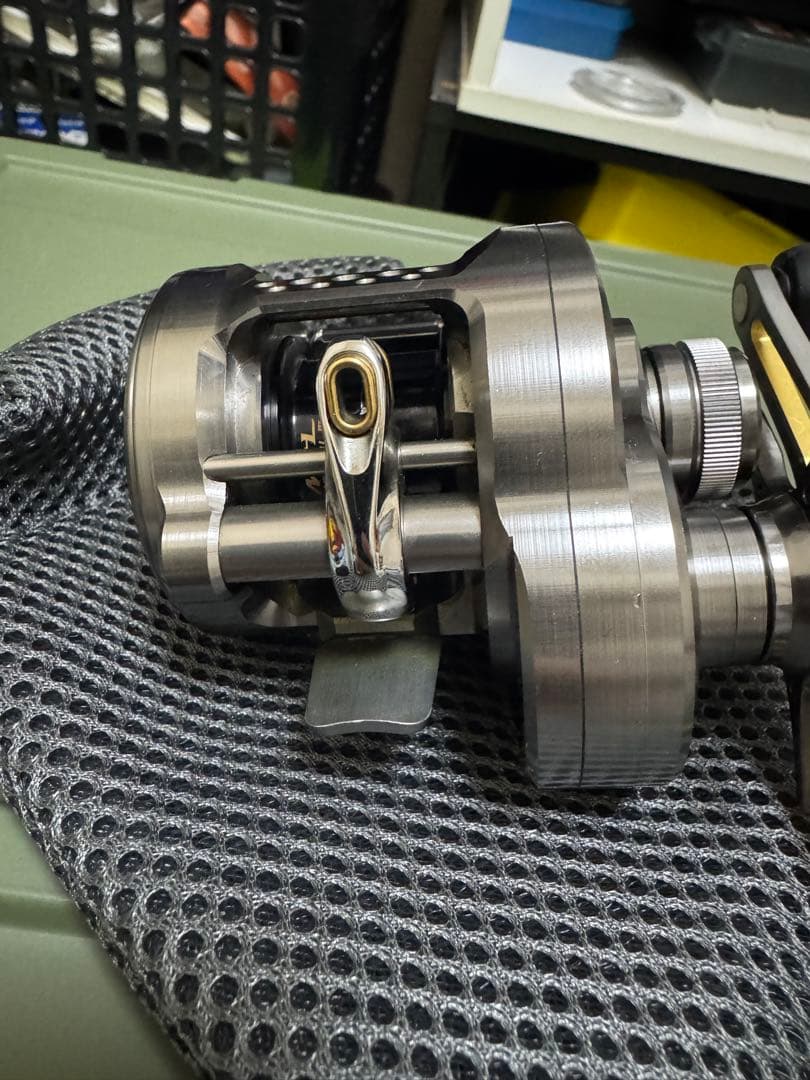 SHIMANO CALCUTTA CONQUEST BFS XG ＬＥＦＴ