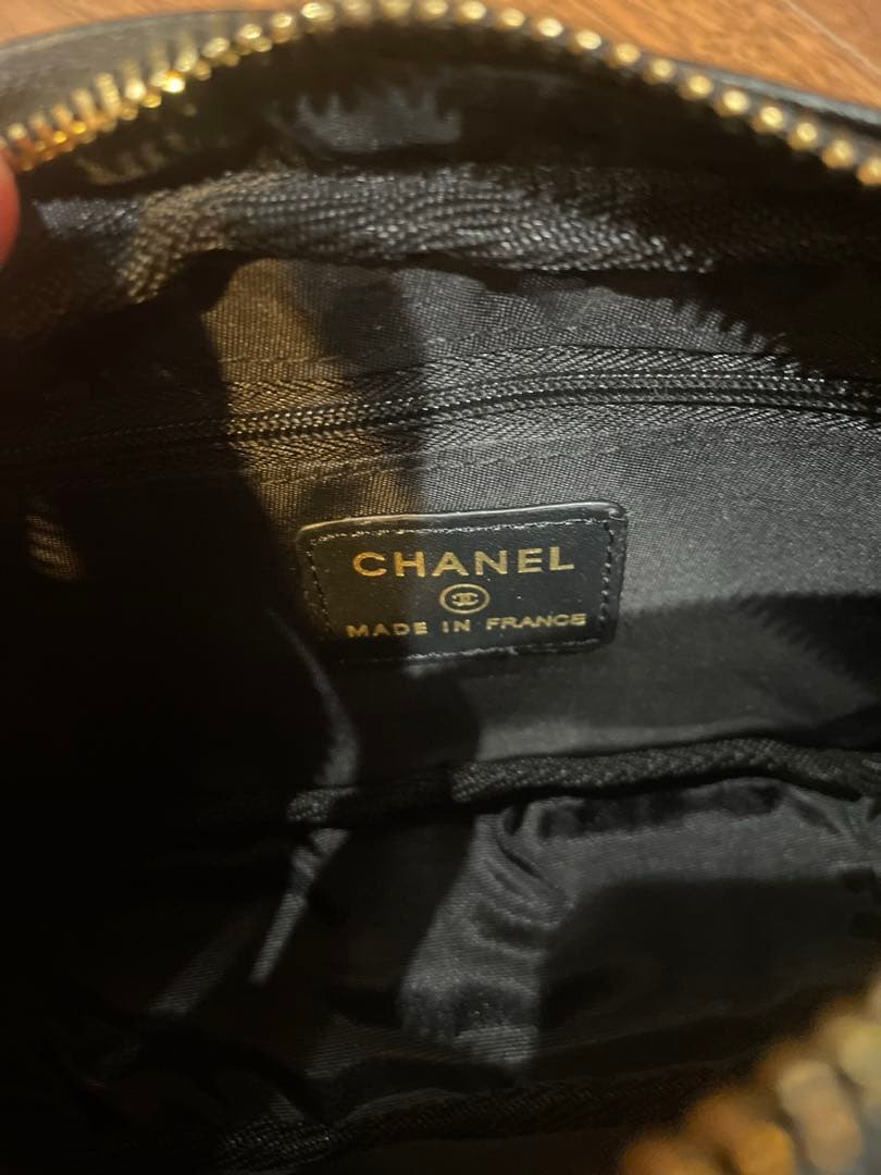 CHANEL ノベルティ　キルティングチェーンバッグ