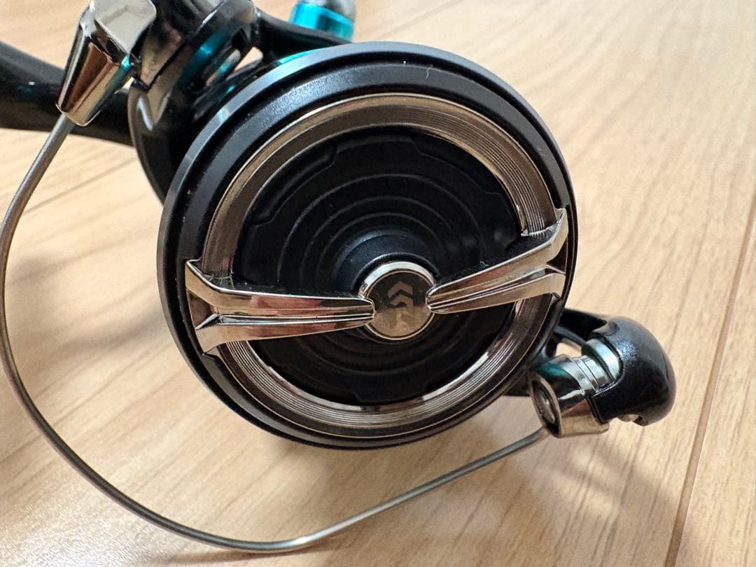 ダイワ エメラルダス X LT2500 スピニングリール エギング