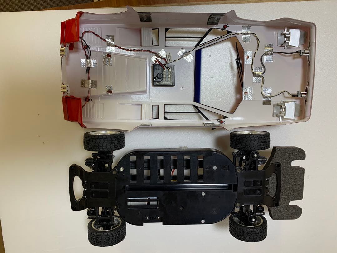 タミヤ 1/10 RC ランボルギーニ・カウンタック