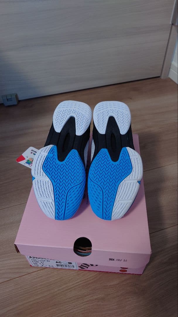 バドミントンシューズ クレヨンしんちゃんコラボ