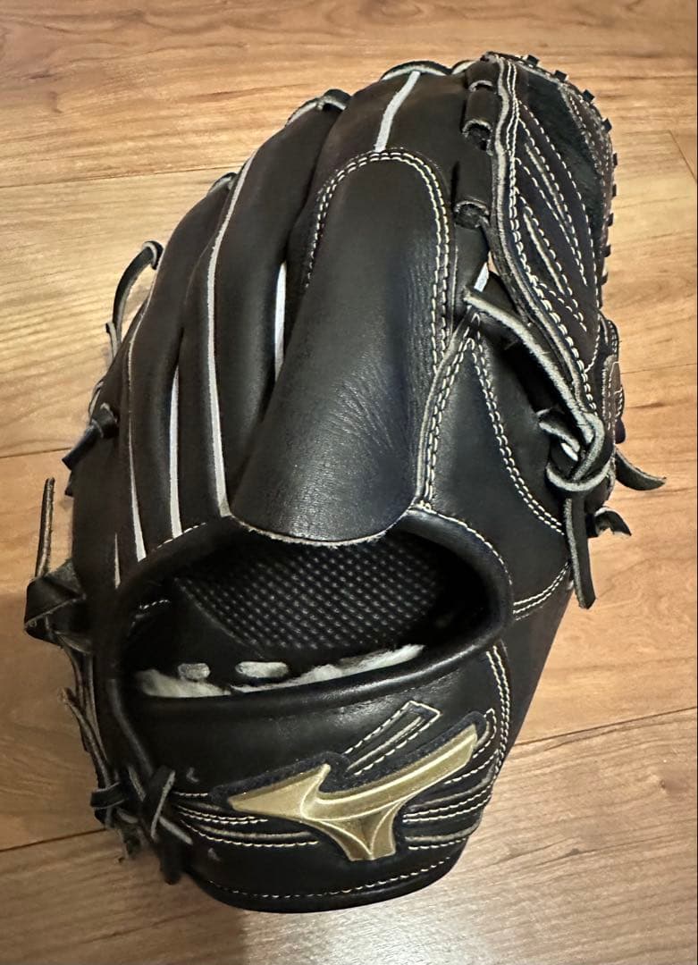 野球　軟式グローブ　ミズノグローバルエリート　投手用