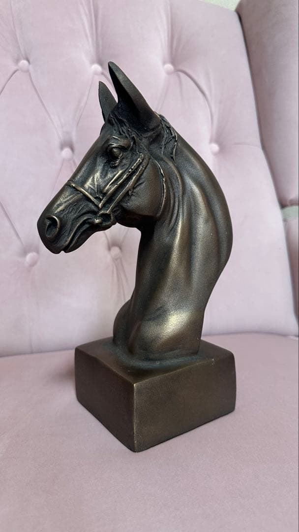 置物 馬の頭部・台付き 飾り