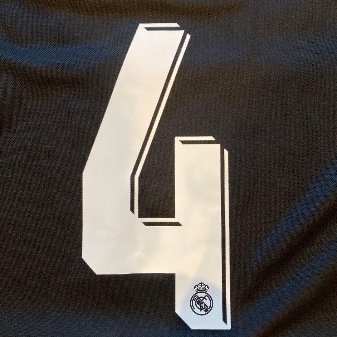 セルヒオラモスネーム入り　17/18 レアル・マドリードアウェイユニフォーム
