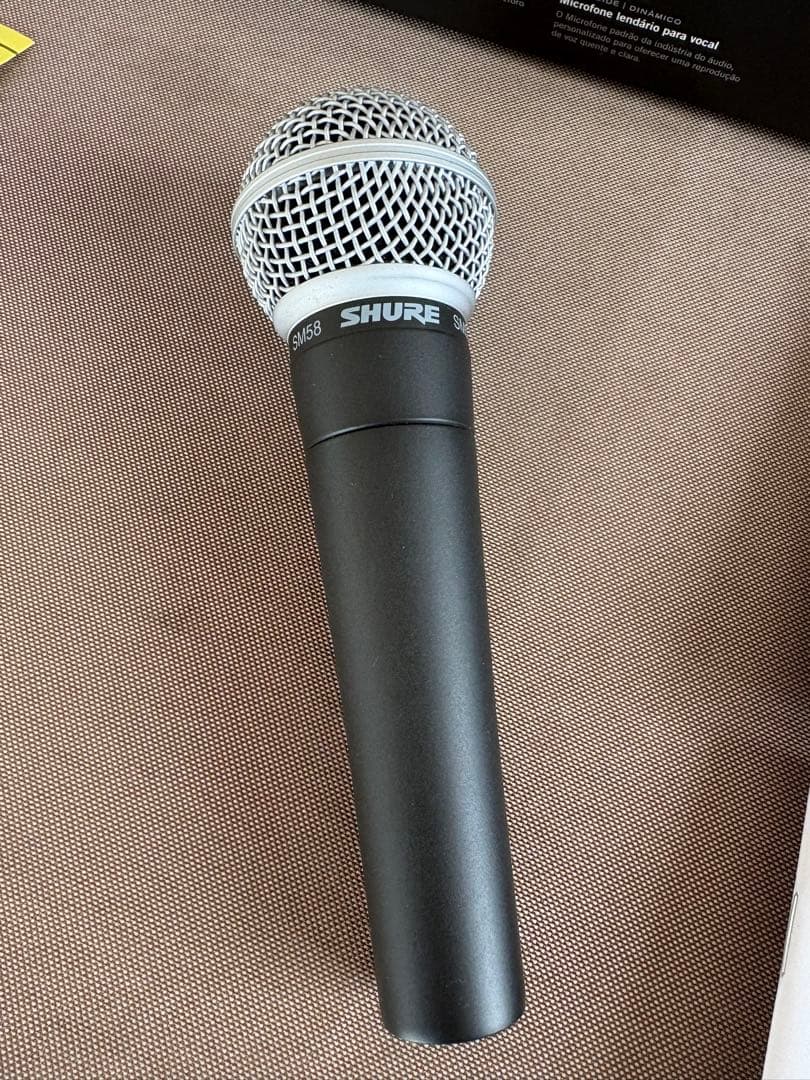 SHURE SM58 ダイナミックマイク 本体と付属品