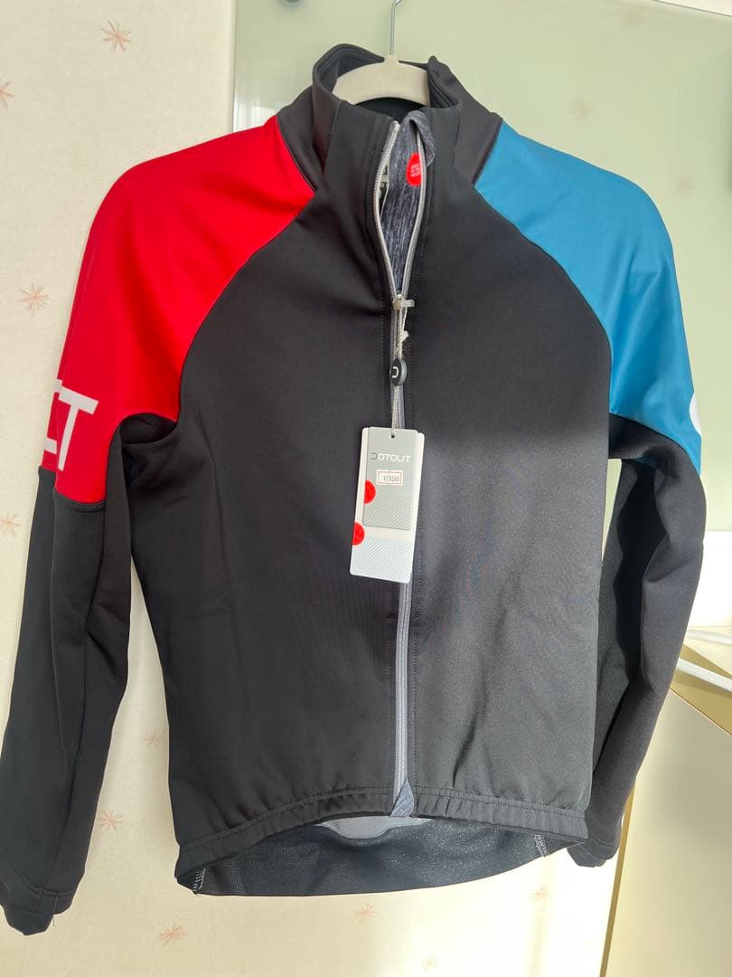 サイクルジャージ 黒/赤/青 長袖 ドットアウト 防風機能