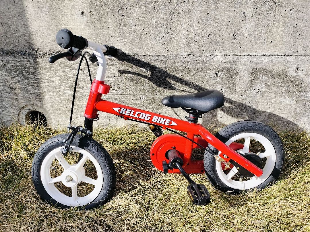 ケルコグバイク　自転車　子供　キッズ　ストライダー　赤　練習　初