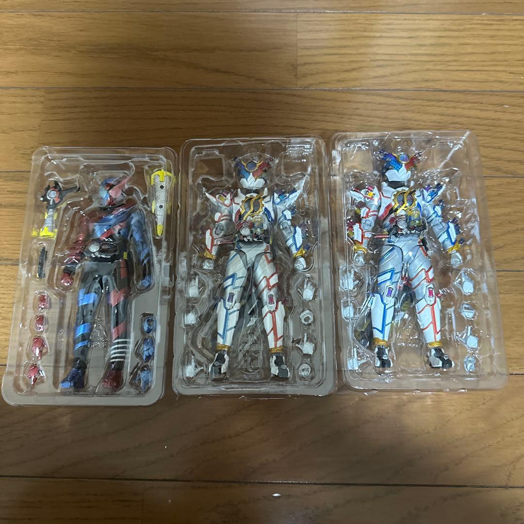 shfiguarts 仮面ライダービルド　セット
