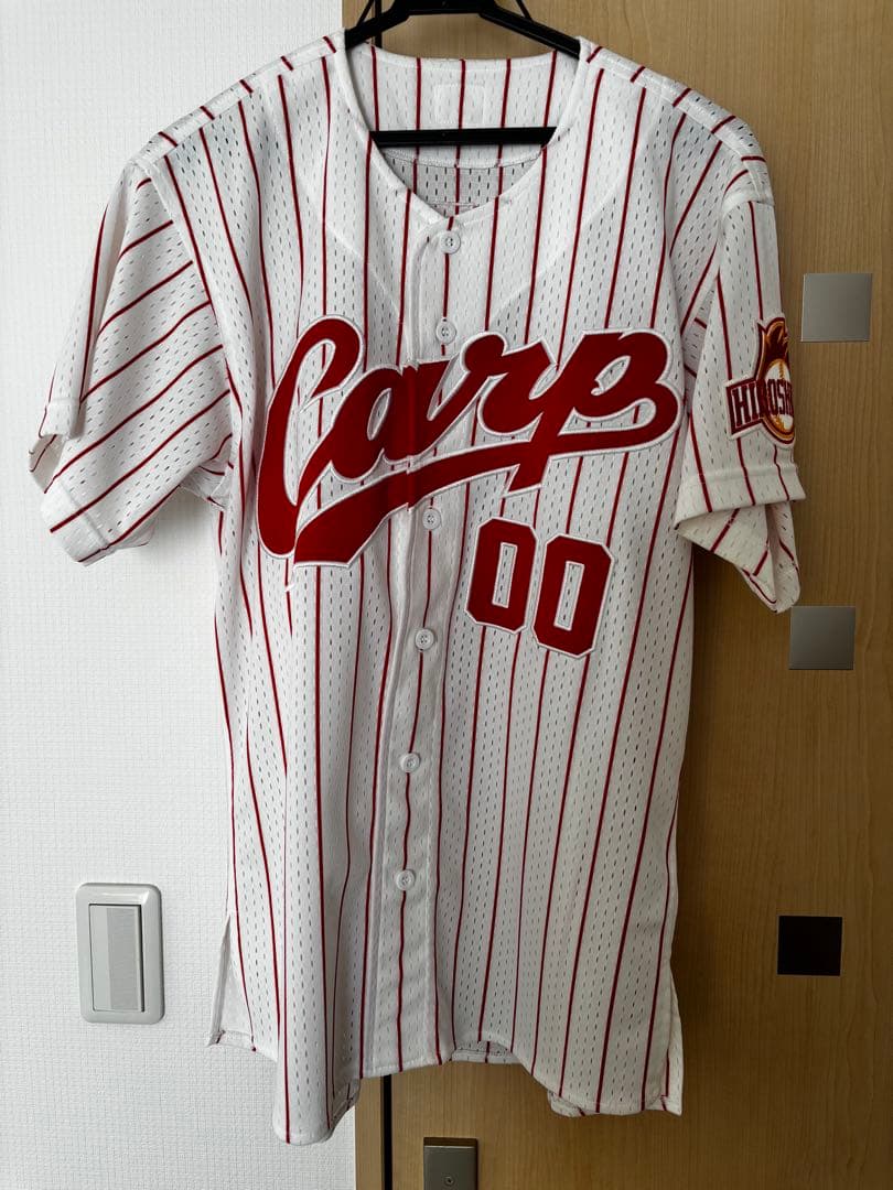 広島東洋カープ　尾形佳紀選手のLサイズ、ホームゲームユニフォーム　プロモデルです