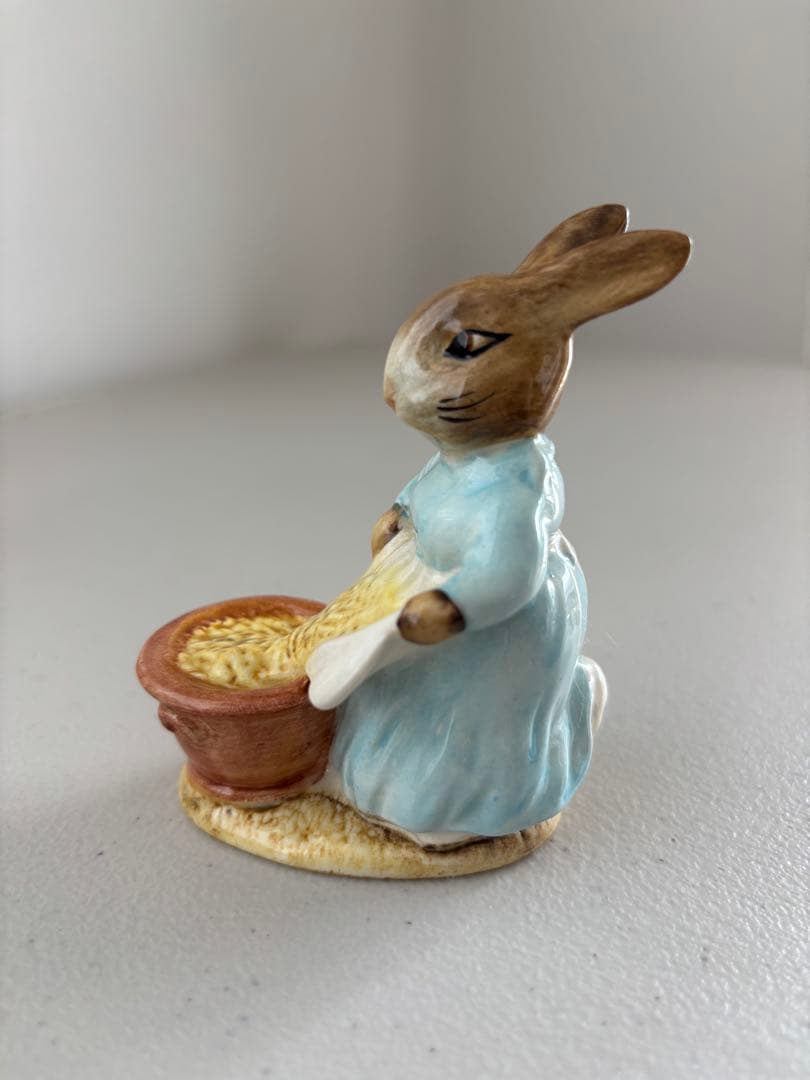 稀少品、Beswick社　ピーターラビットのフィグリン　4体まとめて！