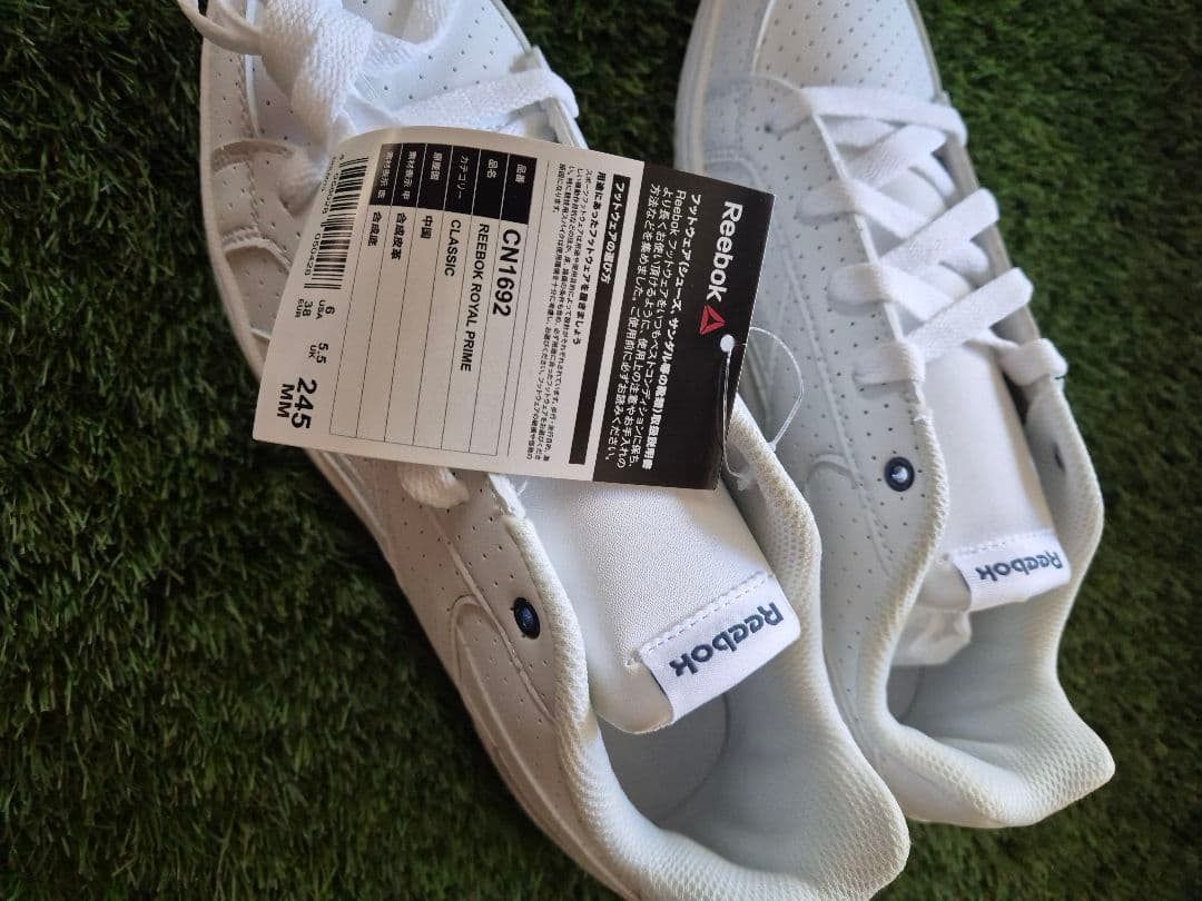 Reebok ホワイト シューズ CN1692 245