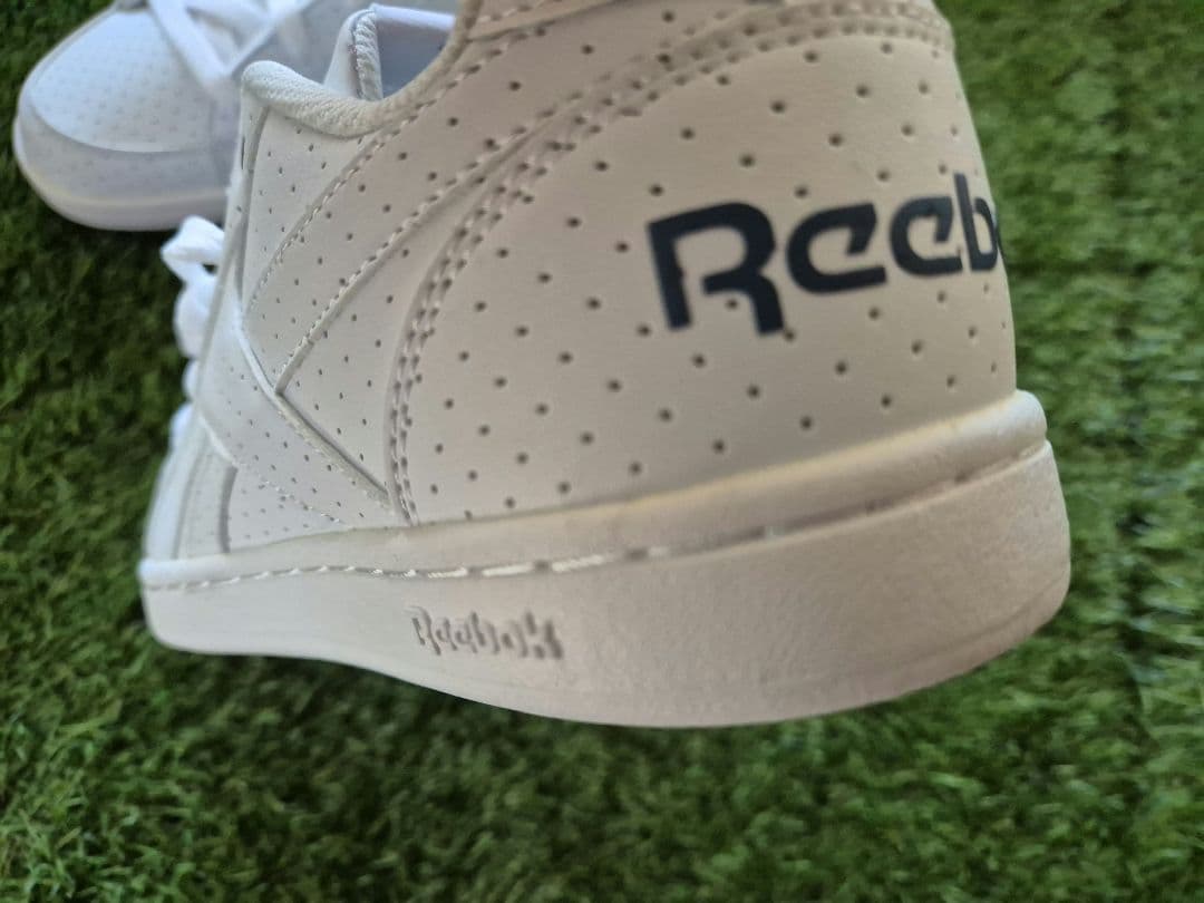 Reebok ホワイト シューズ CN1692 245