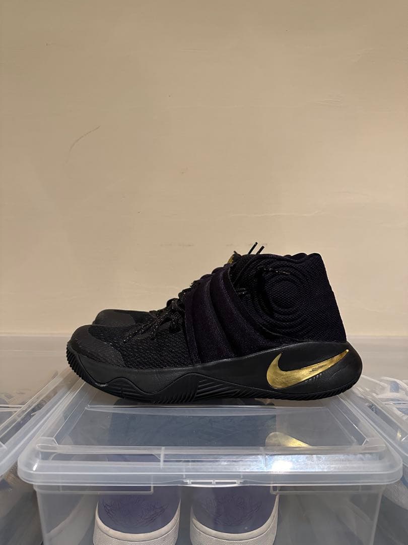 NIKE KYRIE 2 IDブラック×ゴールド（黒金）