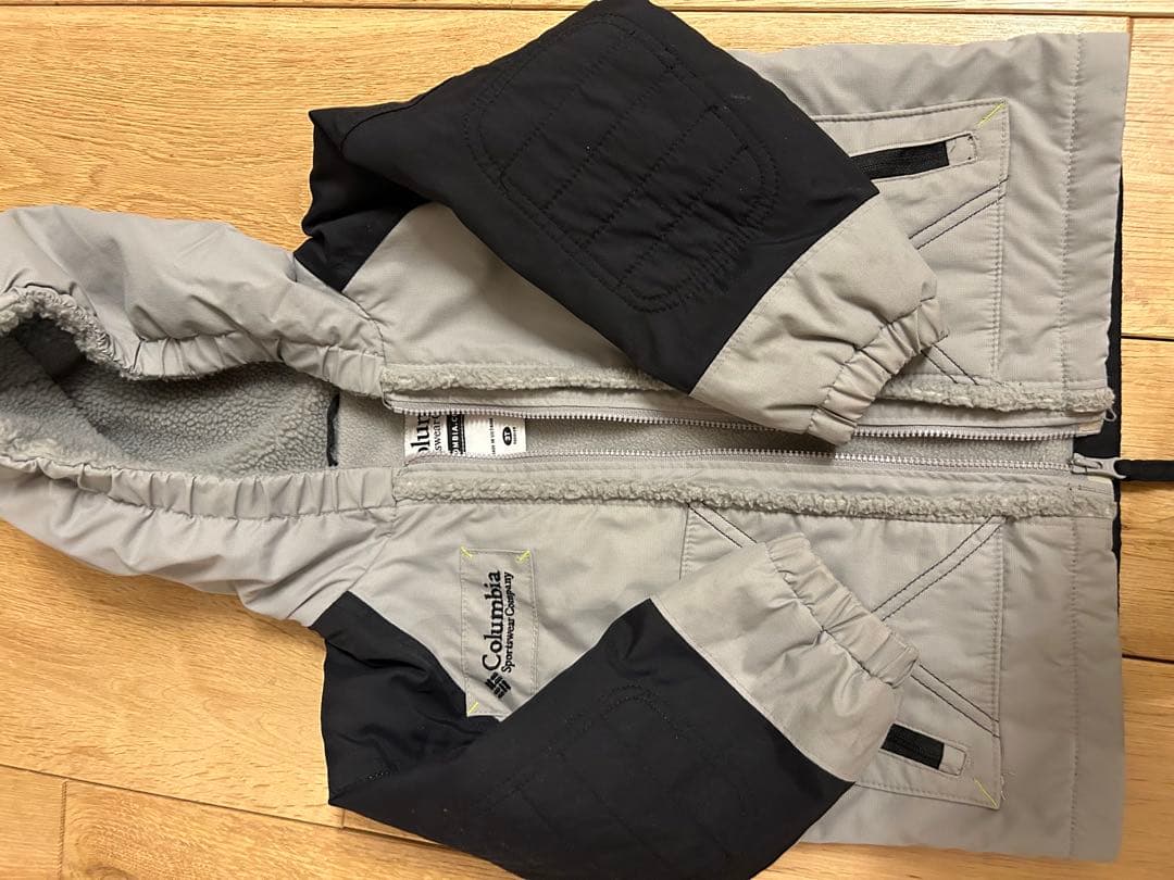 子供用スノーボードウェアとブーツセット