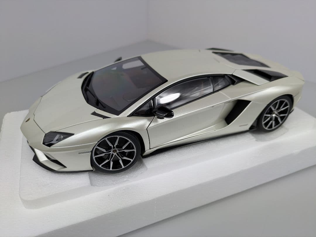 1/18 ミニカー オートアート ランボルギーニ アヴェンタドール S Aa