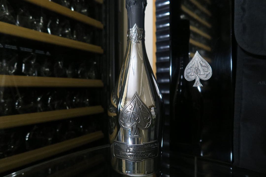 アルマンド ブリニャック シルバー ブランドブラン シャンパン 箱 ケース付き