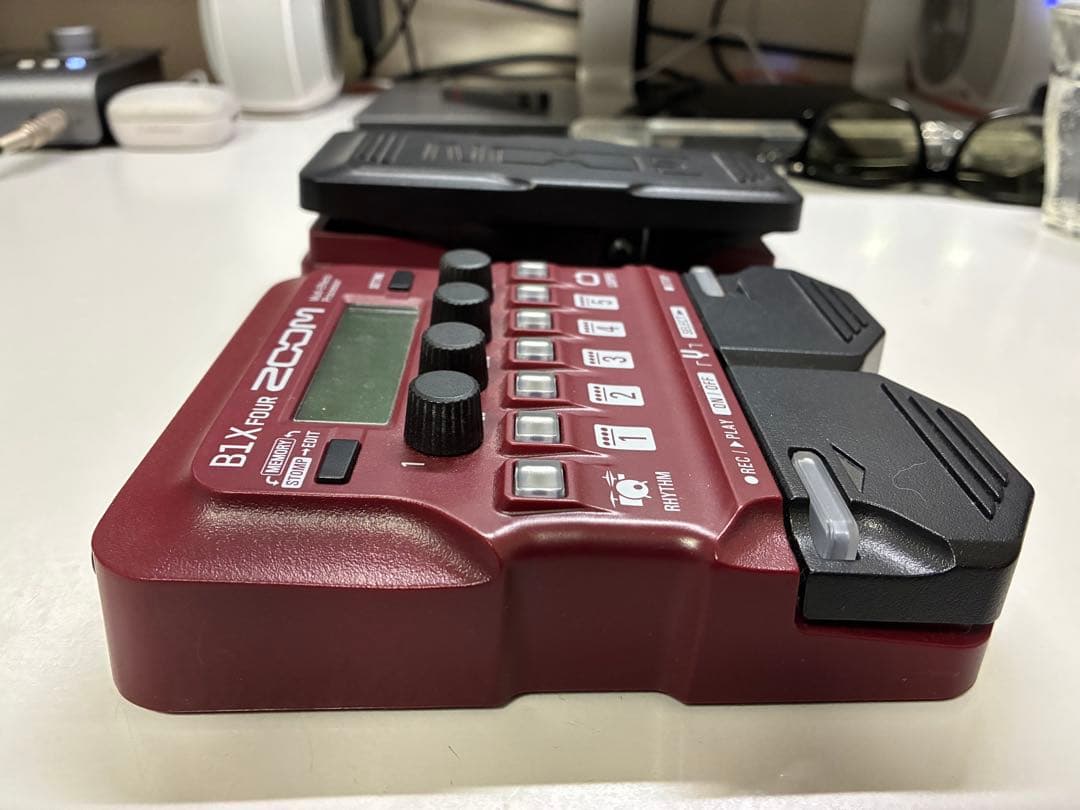 ZOOM B1X FOUR ベースエフェクター