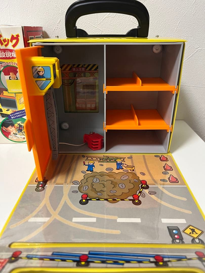 トミカ　ぼくのおでかけバッグ　ブリヂストン　オリジナルトミカ付き