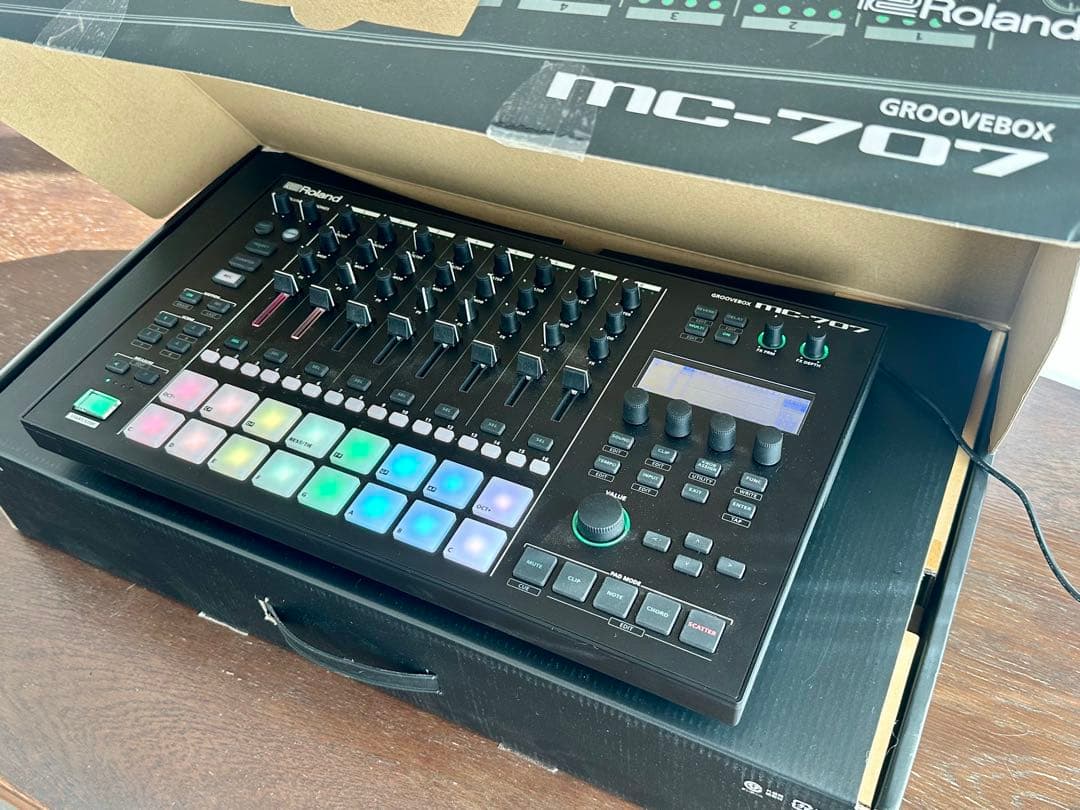 Roland MC-707 (Ver.1.82) SDカード付き