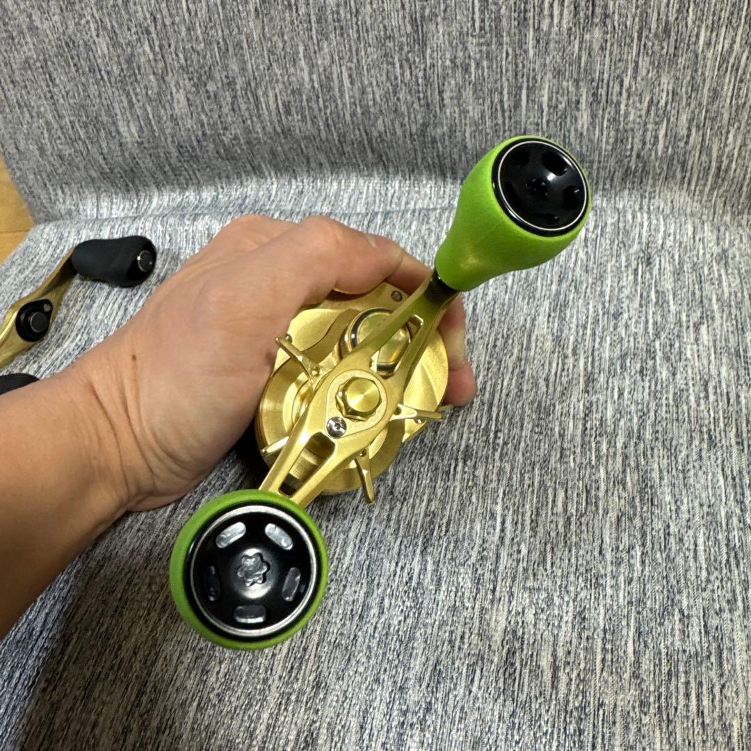 no3yes303様　シマノ 21 カルカッタコンクエスト　バリアルハンドル無し