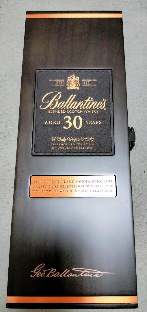 Ballantine's 30年 ブレンデッドスコッチウイスキー 木箱入