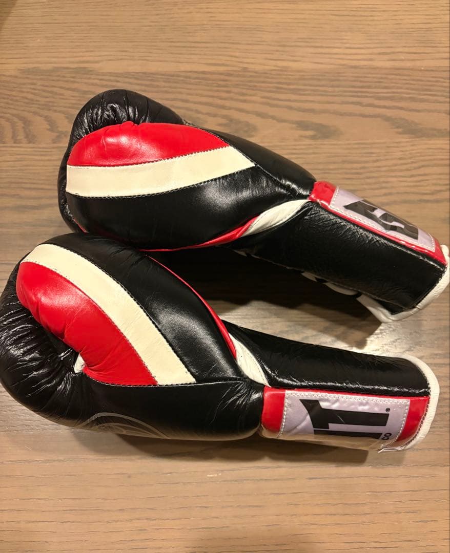 GRANT ボクシンググローブ 10oz 黒/赤