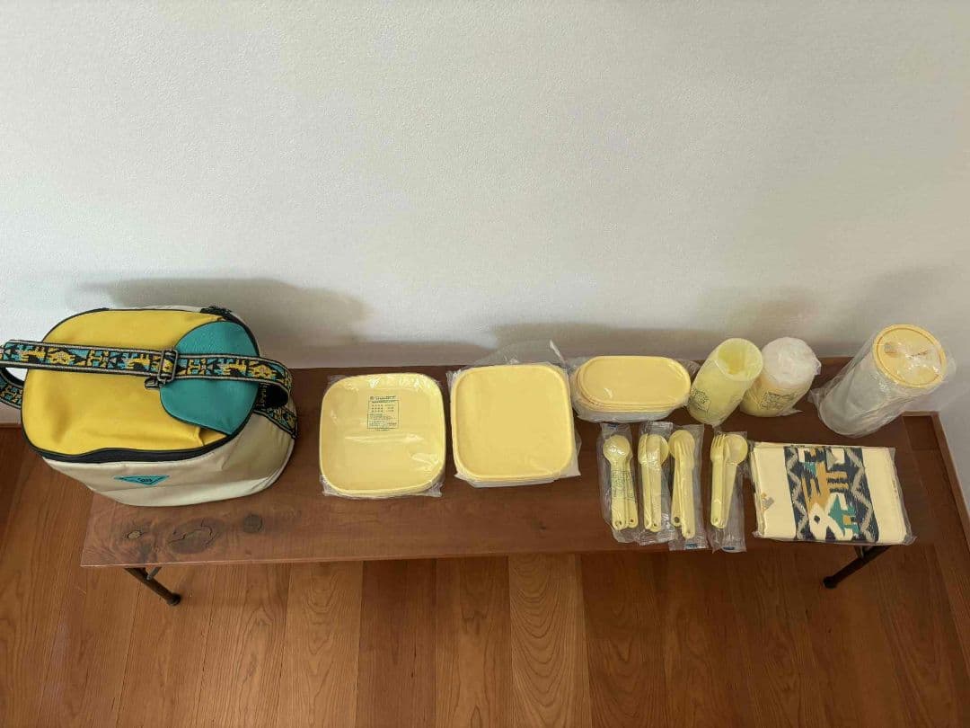 希少　Tupperware タッパーウェア　ピクニックセット イエロー 未使用品