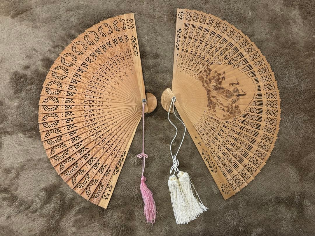 白檀　透かし彫り　扇子　4本セット　高檔禮品扇　木製　保管品