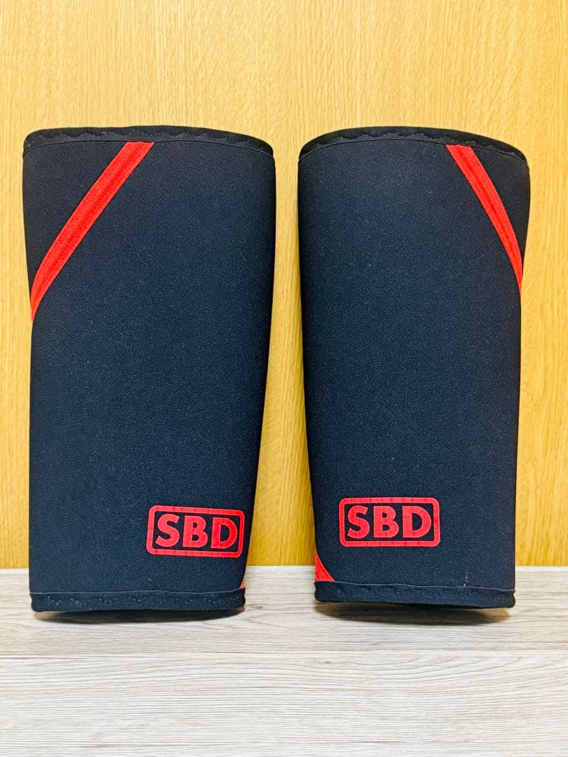 SBD ニースリーブ 黒/赤