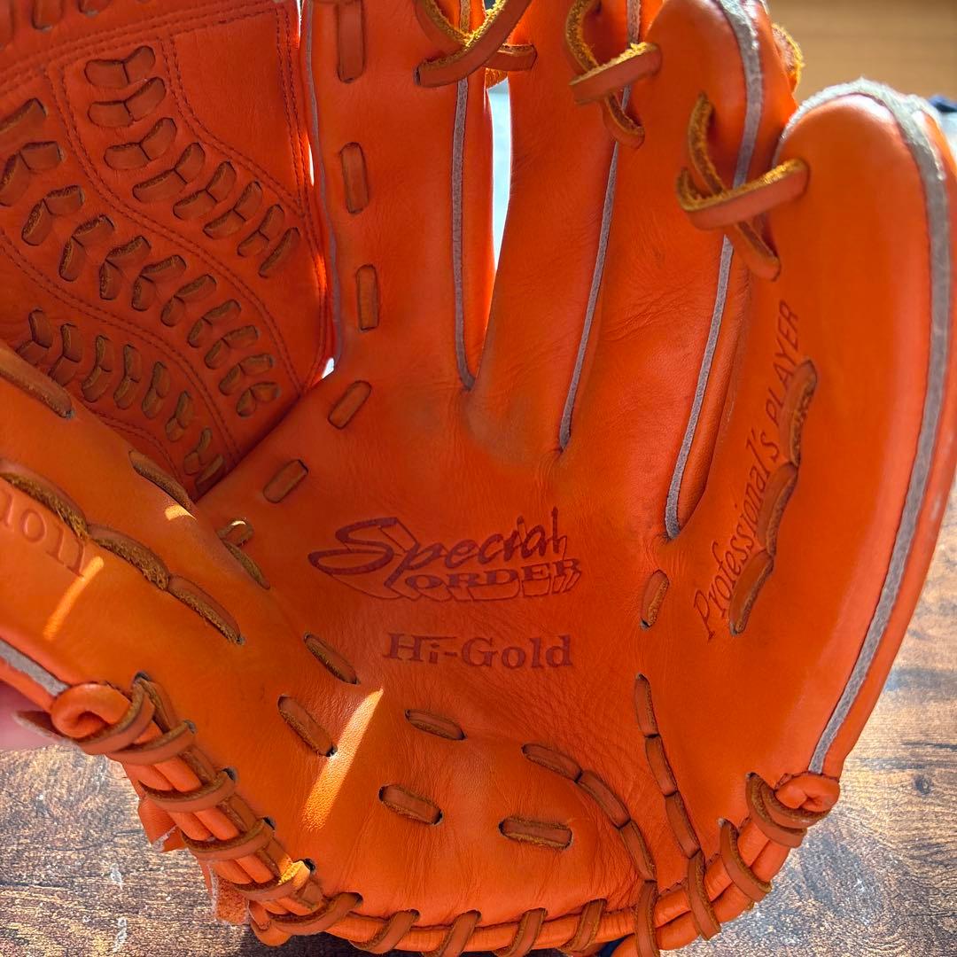 【新品同様】ハイゴールド　軟式投手用グラブ