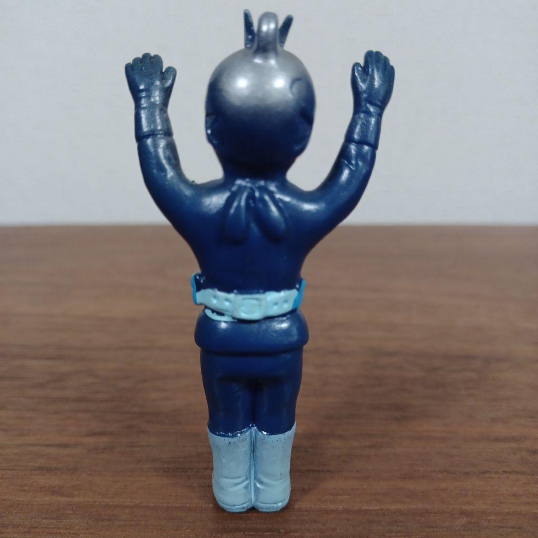 無版権　パチモノ　「仮面ライダー」風ペンダント・トップ　ミニソフビフィギュア