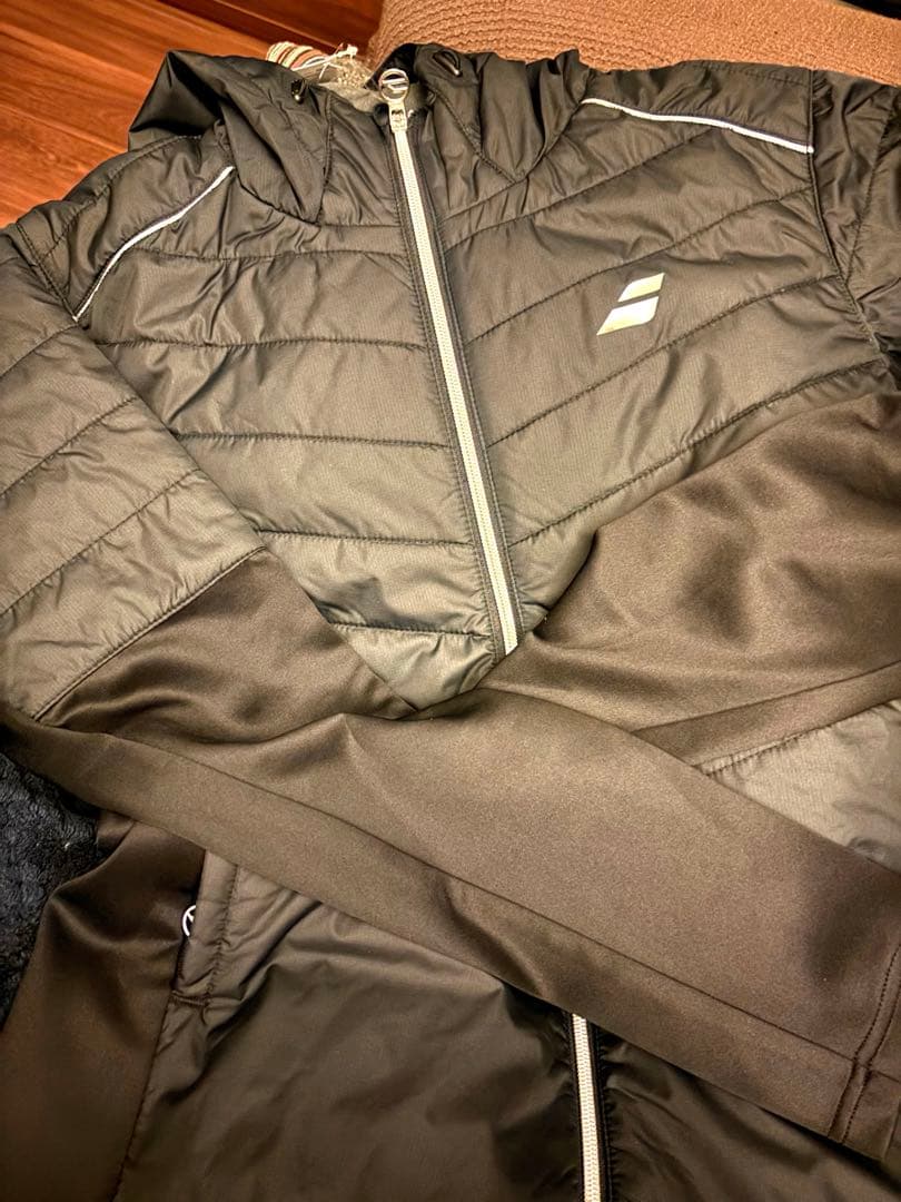 バボラジップアップジャケット+ヨネックス フーディ(中古)