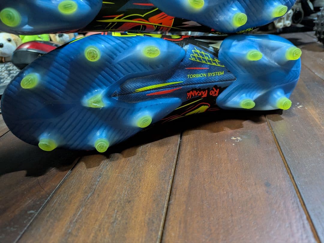 アディダス　ネメシス19.1　メッシモデル海外限定