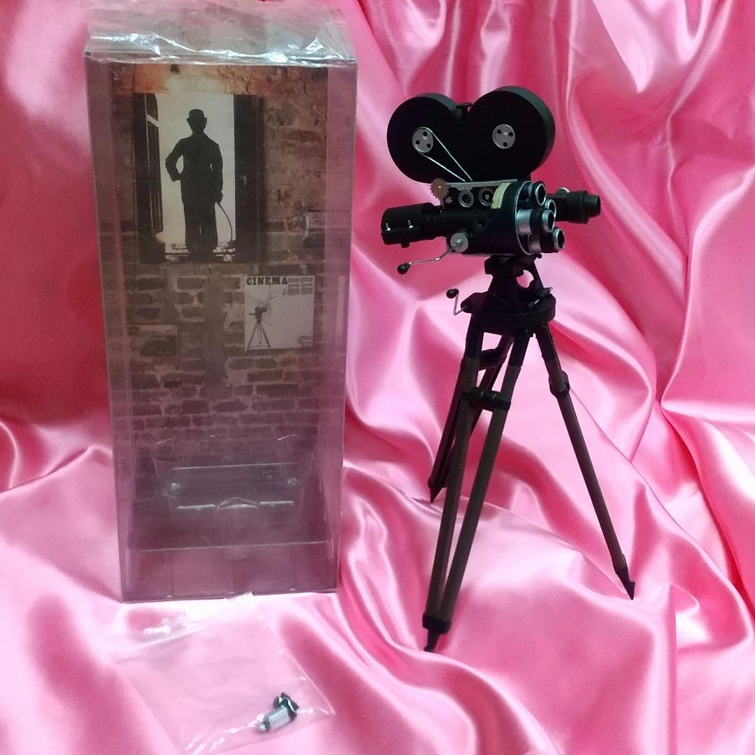 1/6サイズ【シネマカメラ/映画用カメラ】三脚付き ミニチュア
