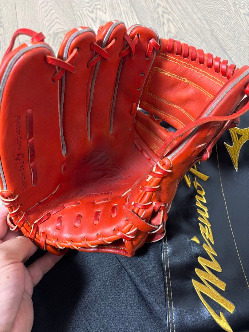 Mizuno Pro 左投げ軟式グローブ 赤 収納袋付き