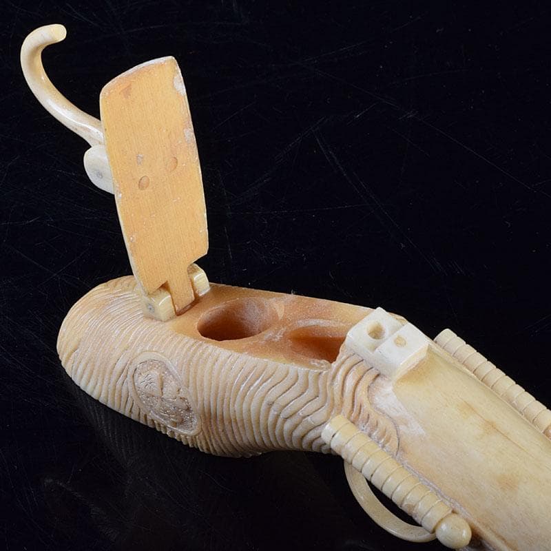 ナリトラ 時代提げ物　獣骨彫刻　銃型　矢立　筆入　C　9209