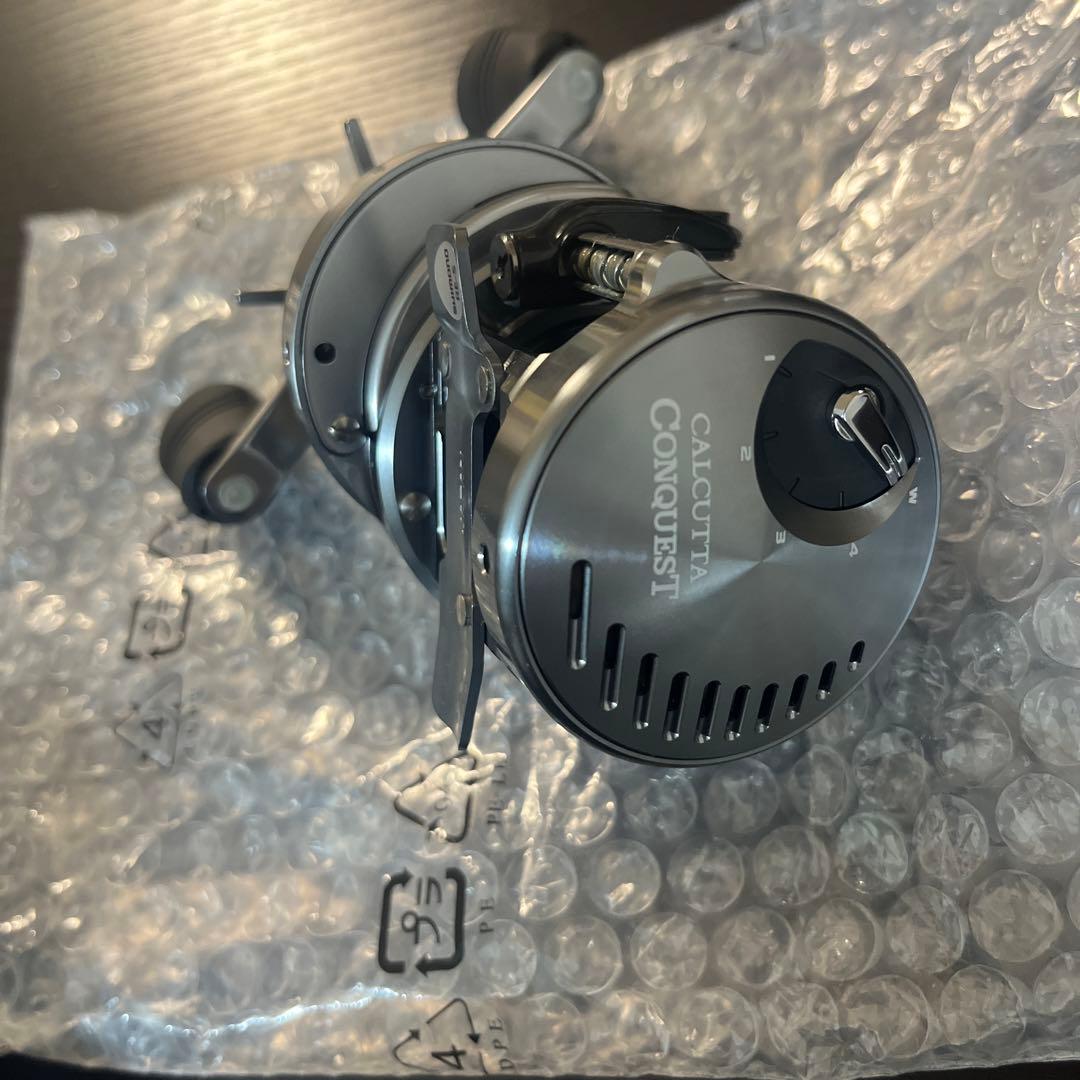 【新品未使用】シマノ 19 カルカッタコンクエスト DC 200 RIGHT