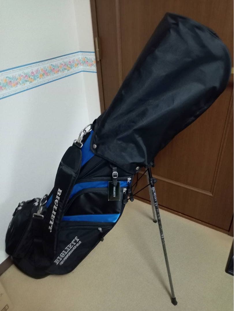 未使用　ゴルフバッグ・キャディバッグ 黒/青
